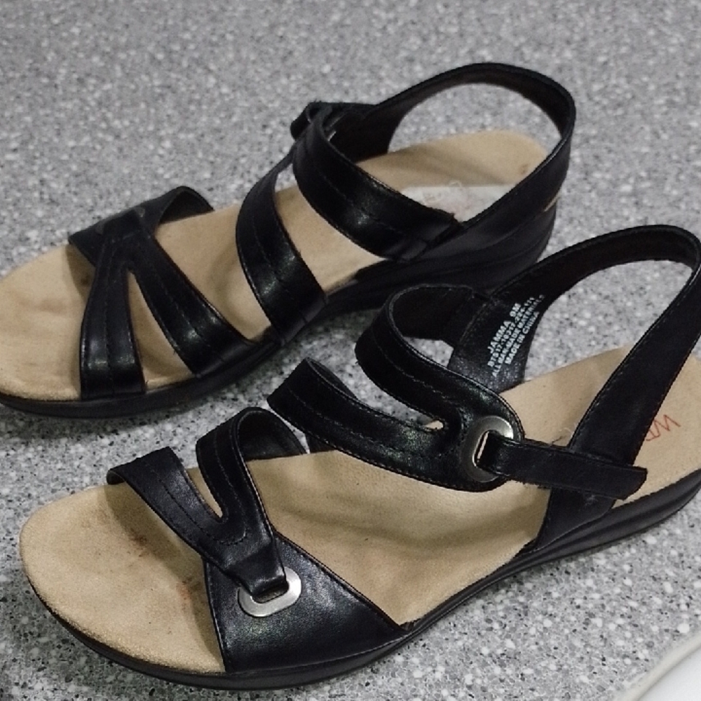 WEAR. EVER Elegant Black Strappy Sandals